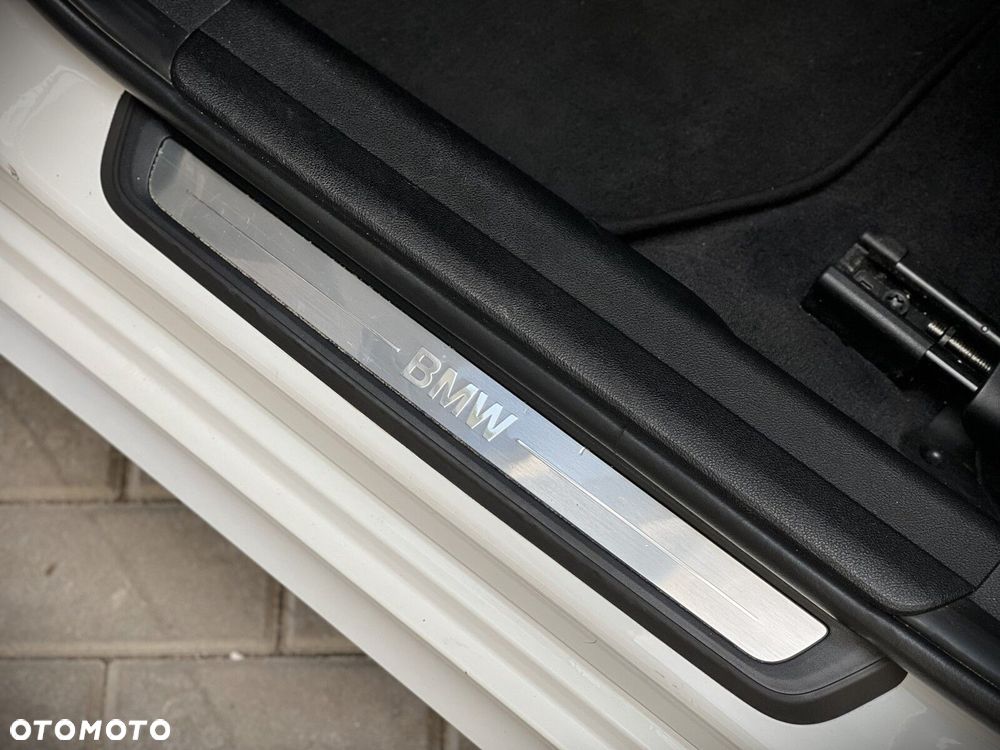 BMW Seria 3 320d xDrive Sport Line sport - 28