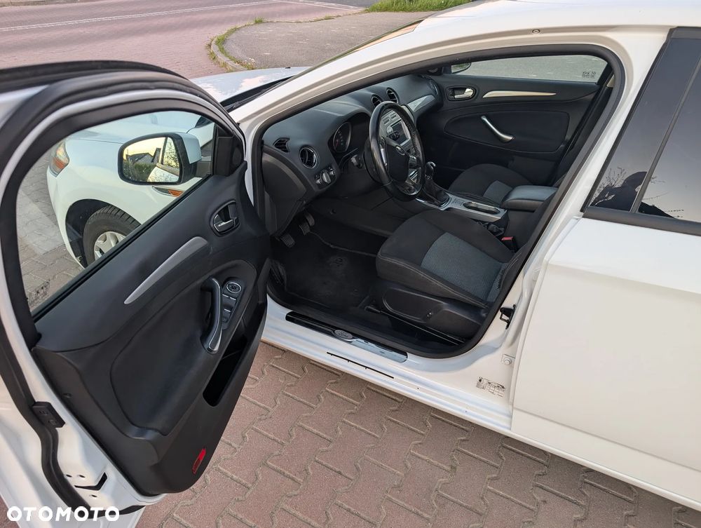 Ford Mondeo 1.6 Ambiente - 9