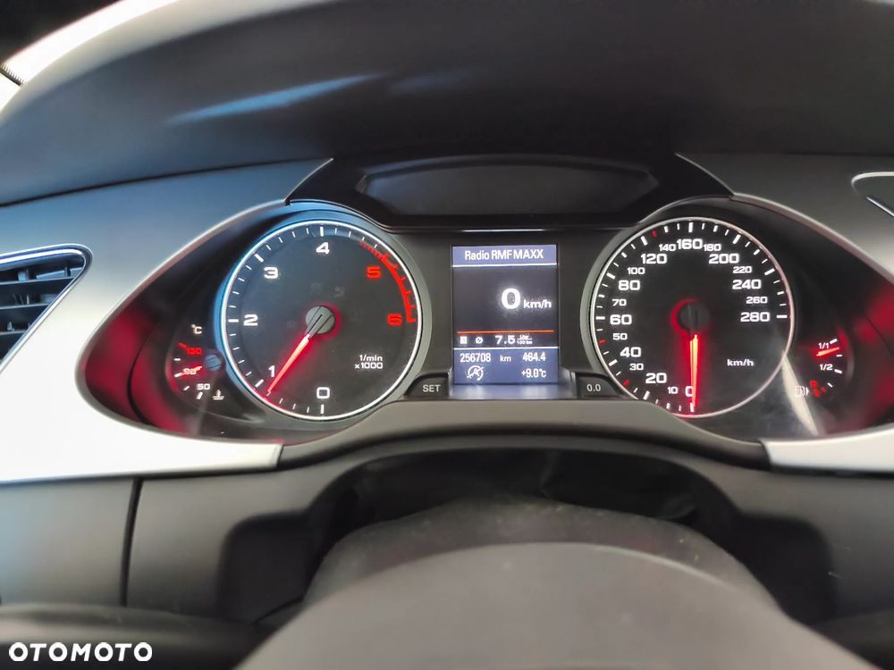 Audi A4 Avant 2.0 TDI DPF Ambiente - 8