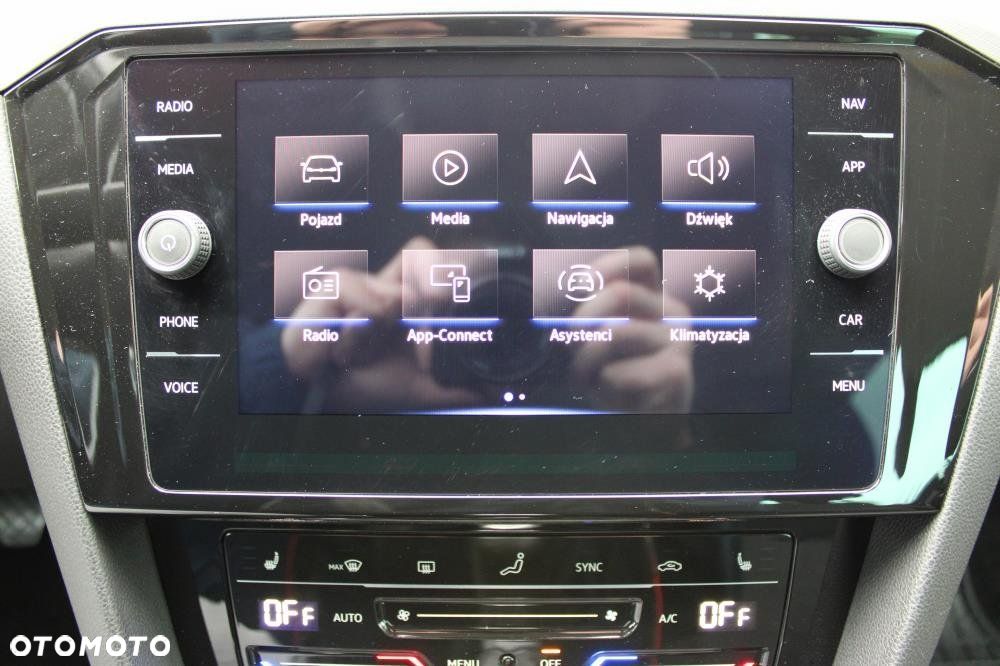 Volkswagen Passat - 19