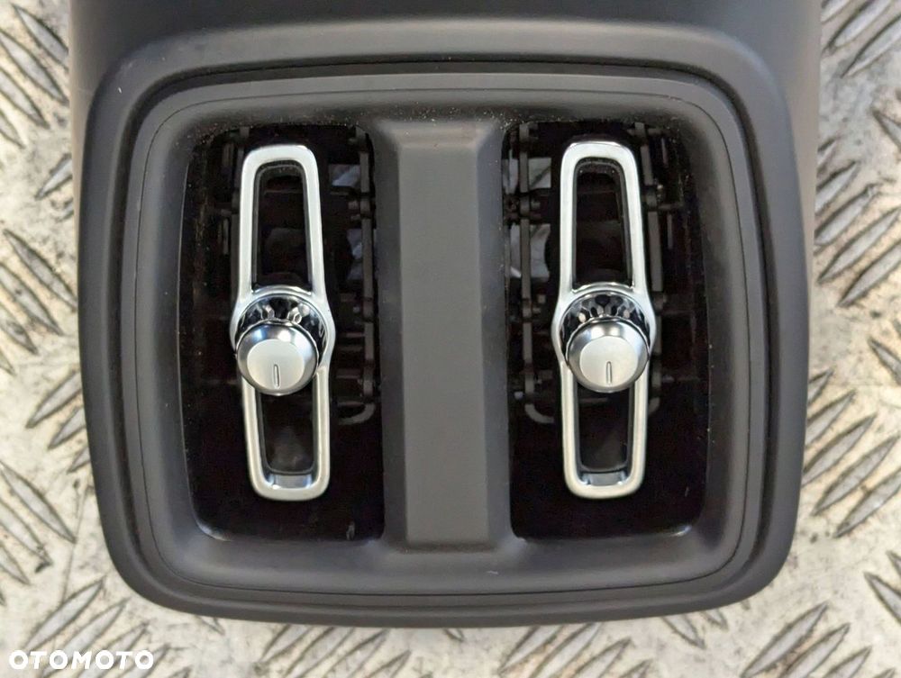 XC40 2017-2025 Kratka nawiewu tunelu środkowego panel grzania - 3