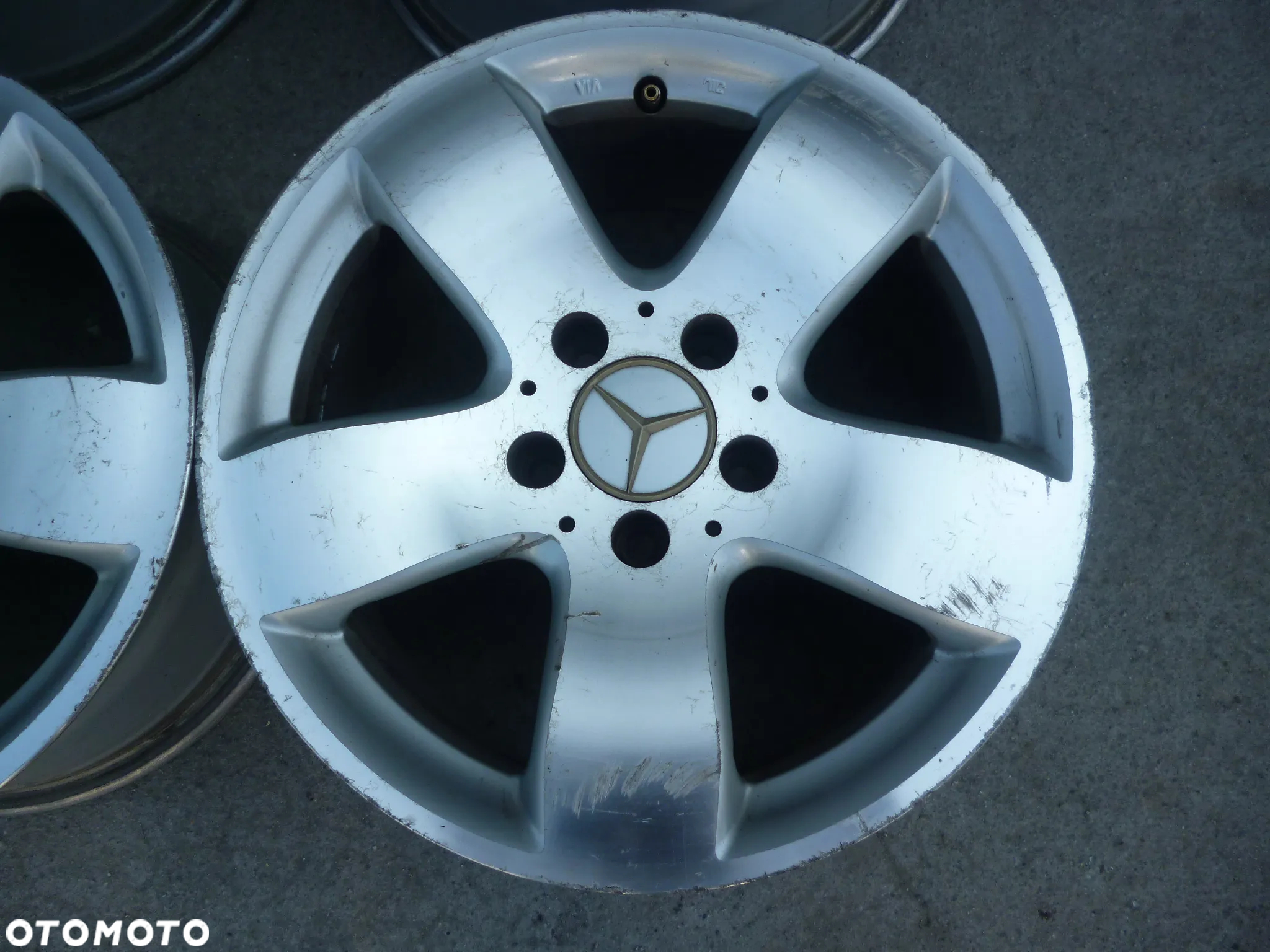 FELGI ALUMINIOWE 5X112 16 ET35 7,5J 4SZTUKI - 2
