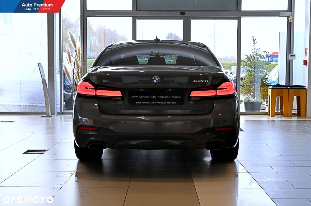 BMW Seria 5 530i xDrive - 18