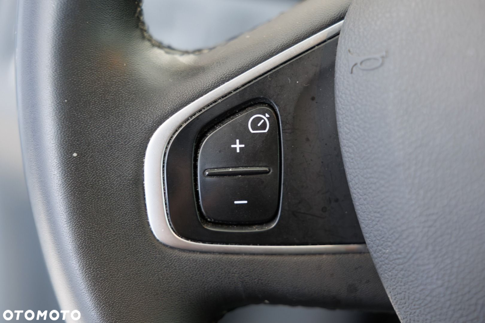 Renault Clio - 23