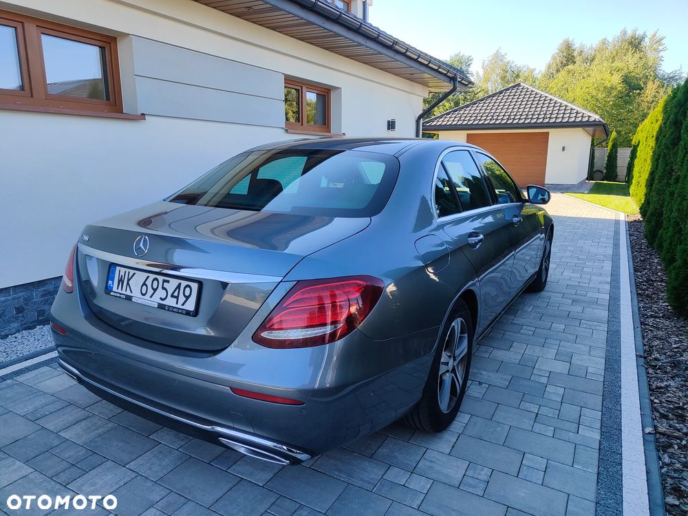 Mercedes-Benz Klasa E 200 9G-TRONIC Exclusive - 4