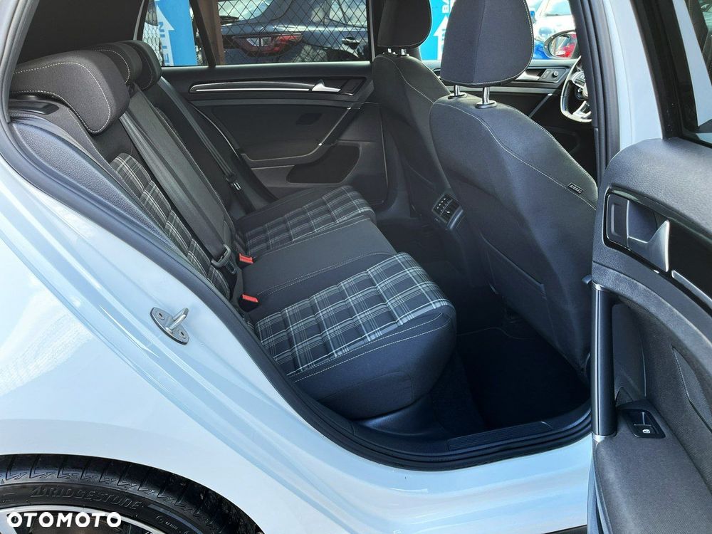 Volkswagen Golf VII 2.0 TDI BMT GTD DSG - 34