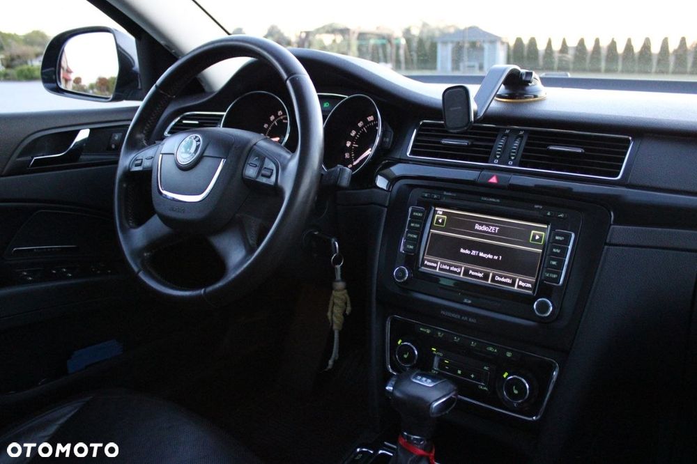 Skoda Superb 2.0 TDI L&K DSG - 9