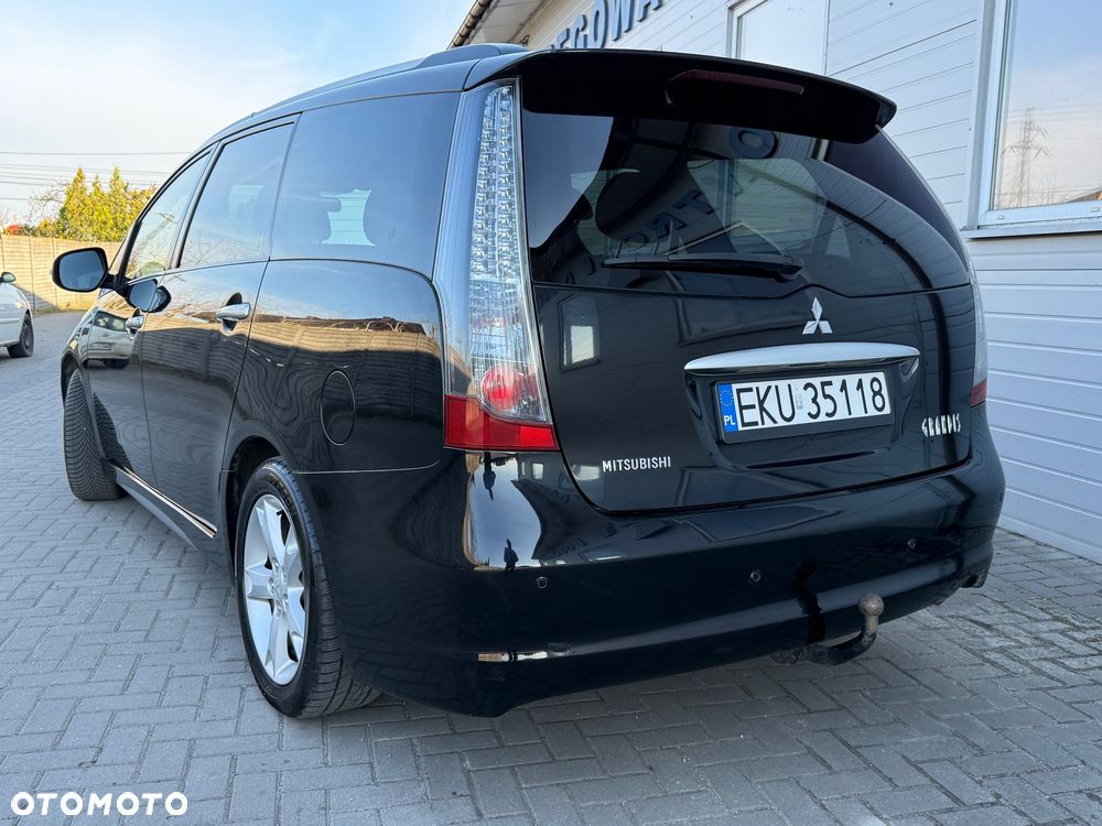 Mitsubishi Grandis - 8