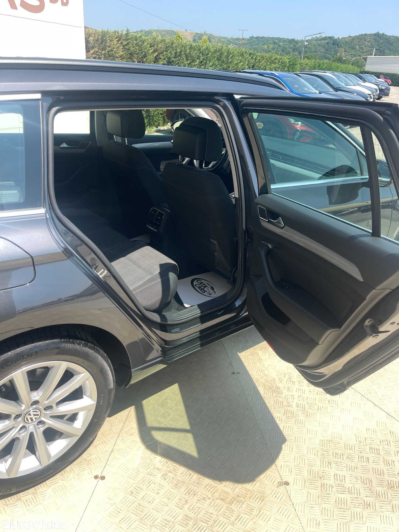 Volkswagen Passat - 24