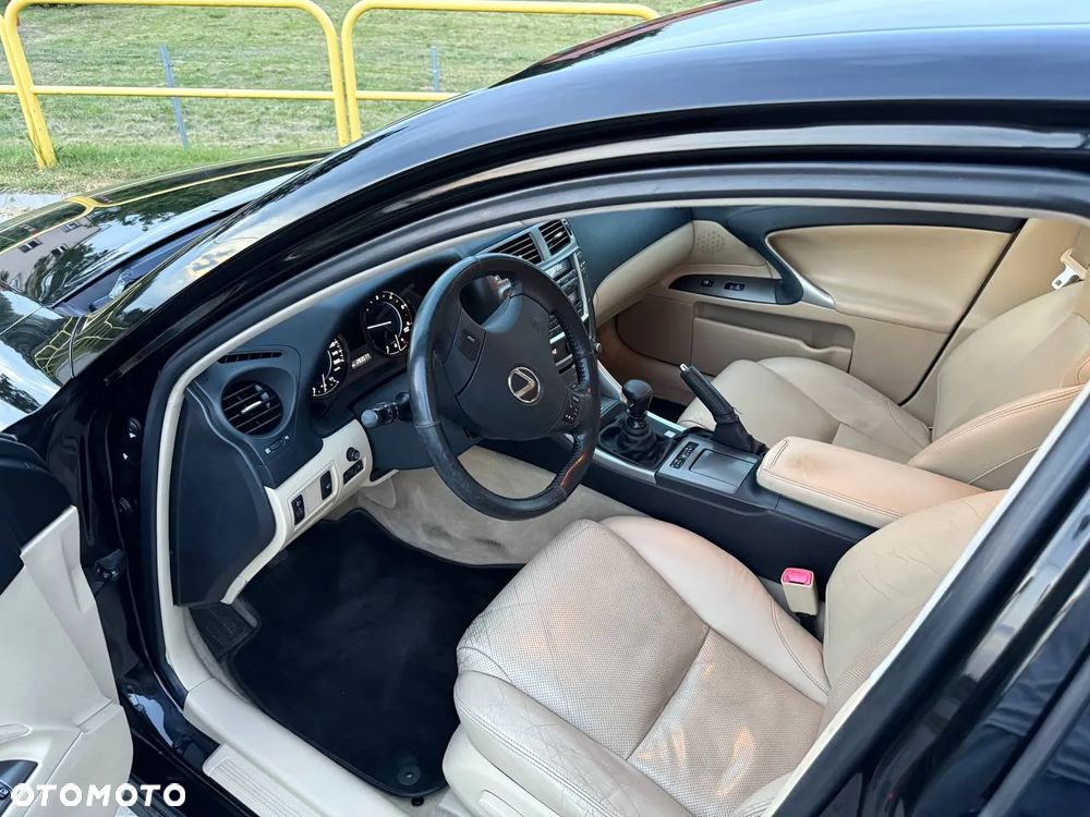 Lexus IS 220 D Elegance - 8