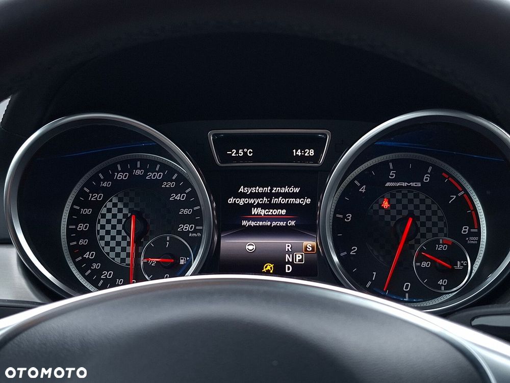 Mercedes-Benz GLE - 32