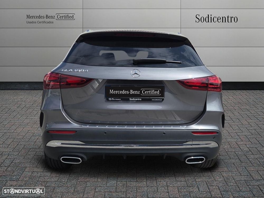 Mercedes-Benz GLA 180 d AMG Line - 9