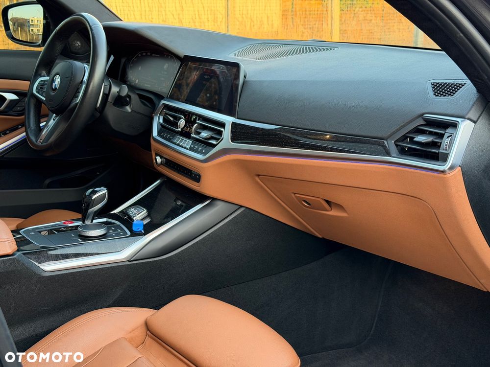 BMW Seria 3 M340i xDrive - 38