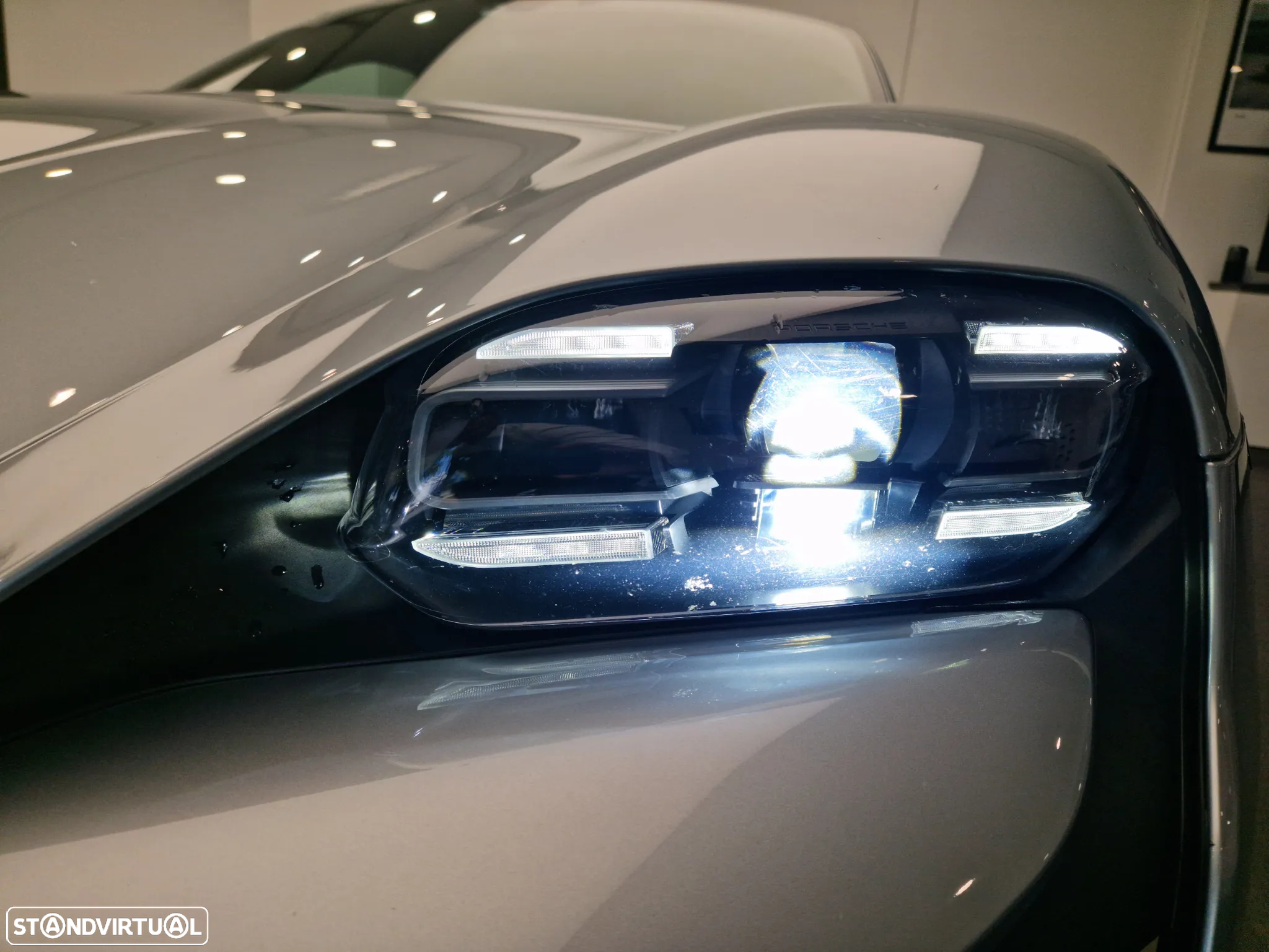 Porsche Taycan Standard - 12