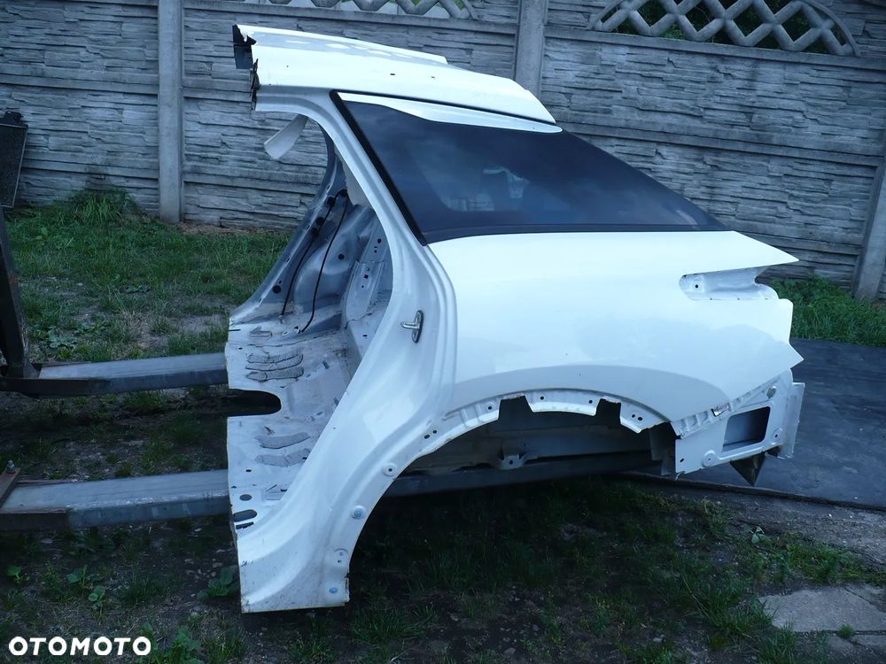 CITROEN C5X C5 X 22-blotnik tyl pas tyl auta biala perla 800kil. przebi. eu.