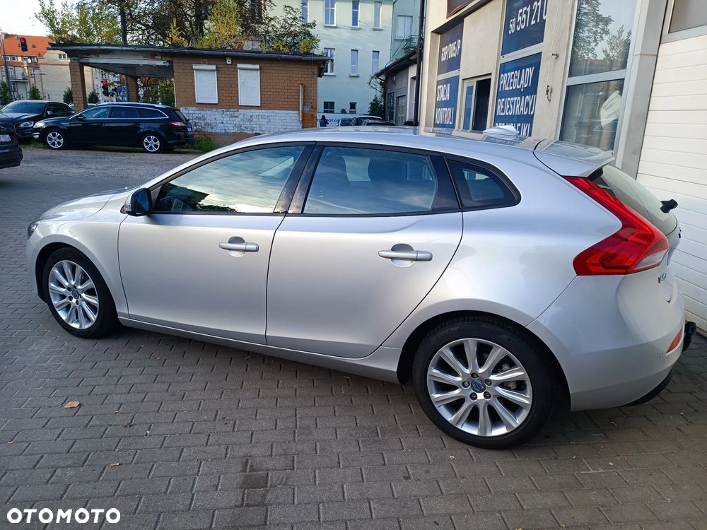 Volvo V40 D2 - 4