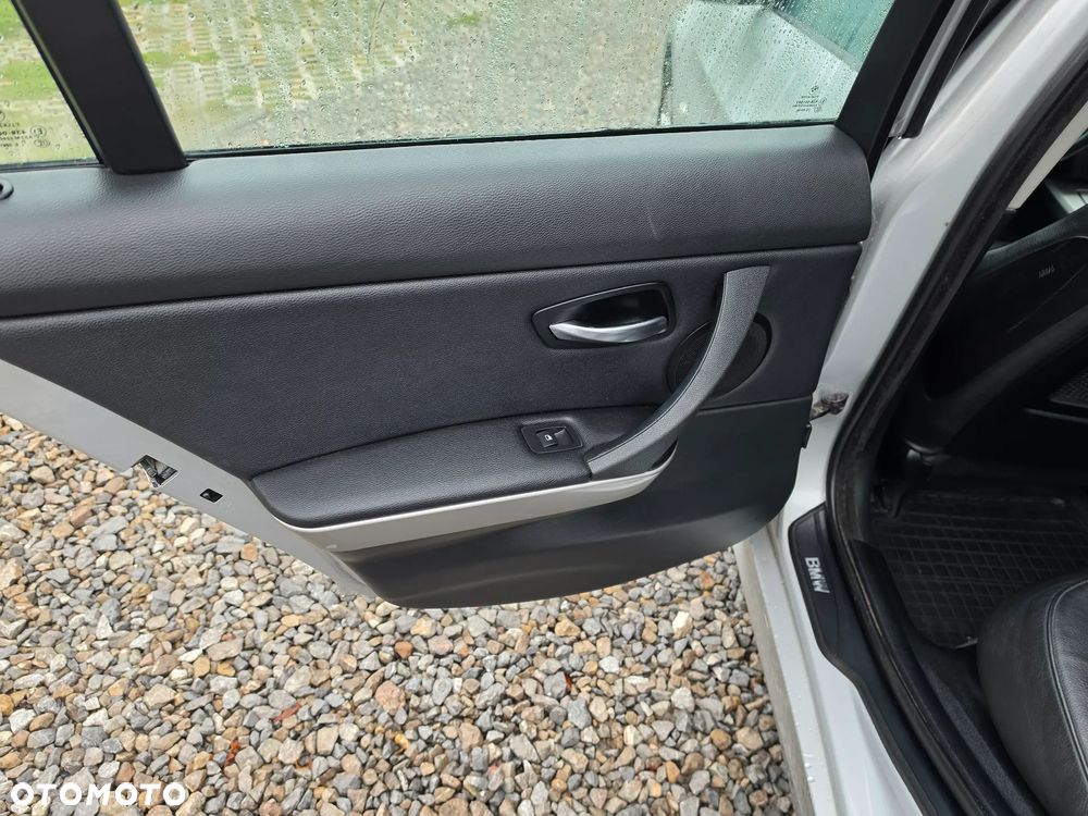 BMW Seria 3 320d - 11