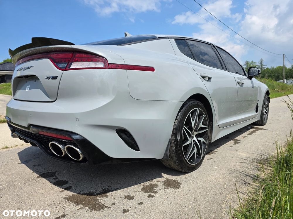 Kia Stinger - 7