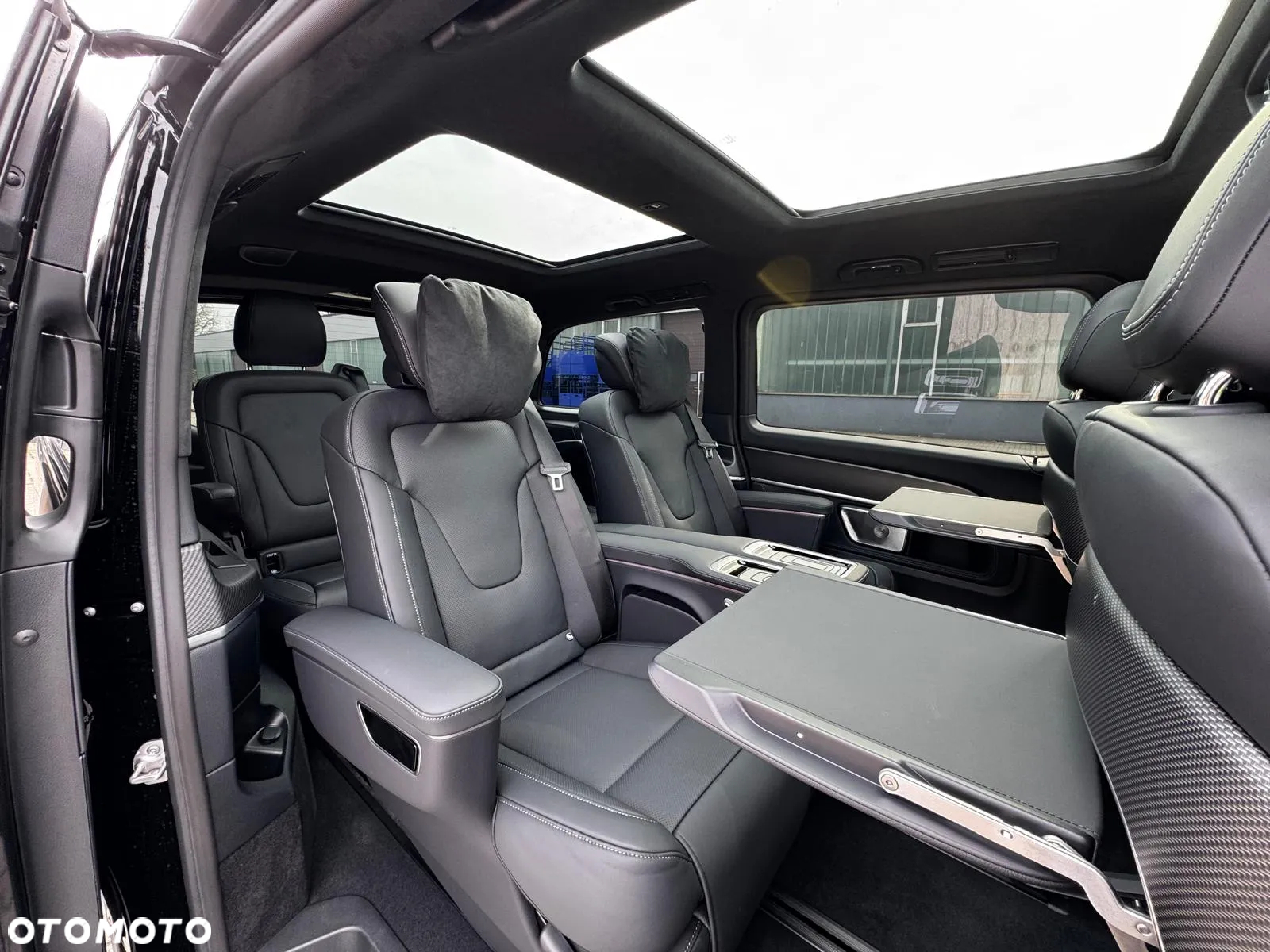 Mercedes-Benz Klasa V 300 d extralang 4Matic 9G-TRONIC Edition 2023 - 31
