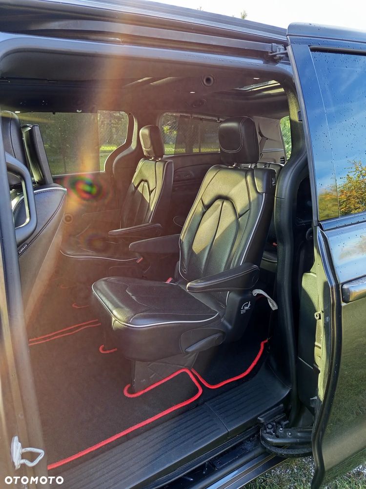 Chrysler Pacifica - 14