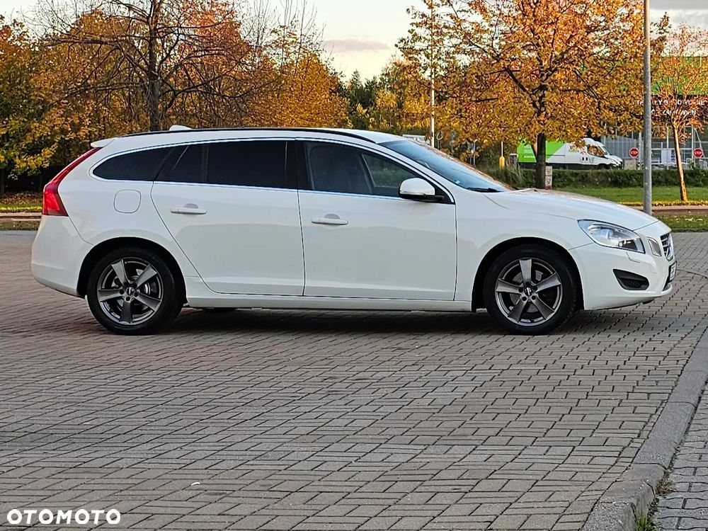 Volvo V60 D4 Momentum - 4