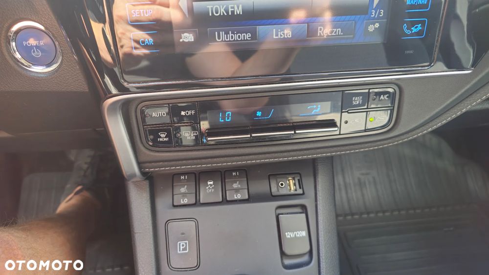 Toyota Auris Hybrid 135 Selection - 11