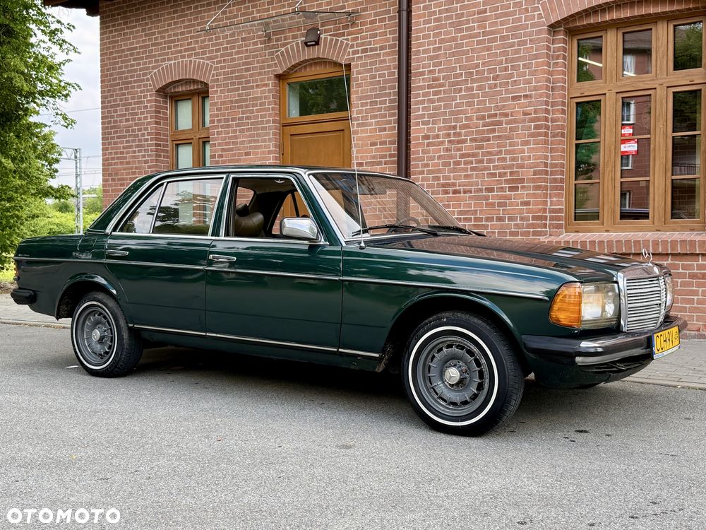 Mercedes-Benz W123 - 1