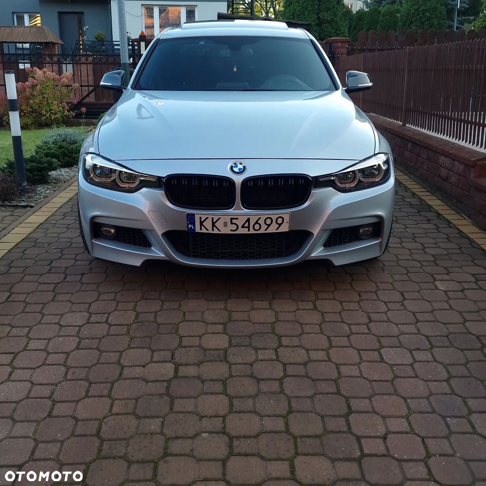 BMW Seria 3 330i xDrive M Sport - 4