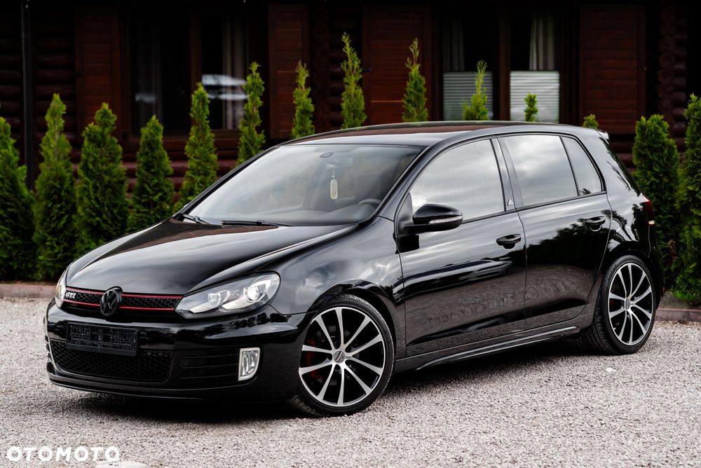 Volkswagen Golf 2.0 GTI adidas - 2