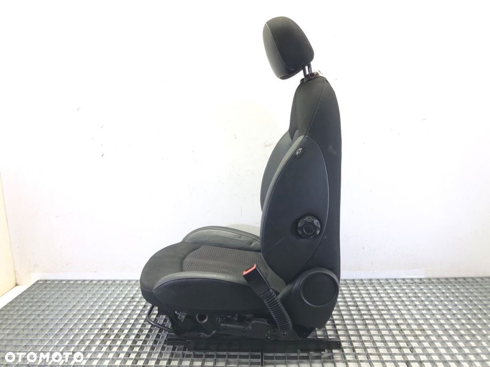 FOTEL PRAWY PRZÓD - 260.00 PLN - MINI MINI COUNTRYMAN (R60) 2010 - 2016 Cooper D 82 kW [112 KM] - 4