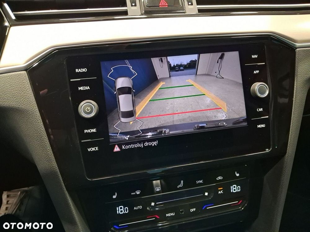 Volkswagen Passat 2.0 TDI Elegance DSG - 21