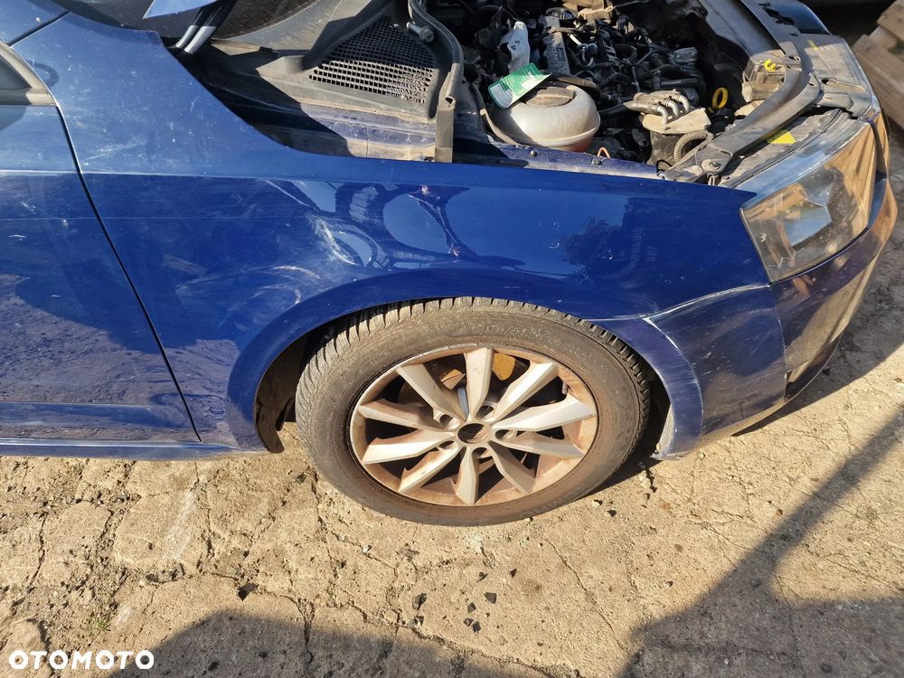 Błotnik  prawy  przód  skoda  octavia  III  w  kolorze  LF5A - 1