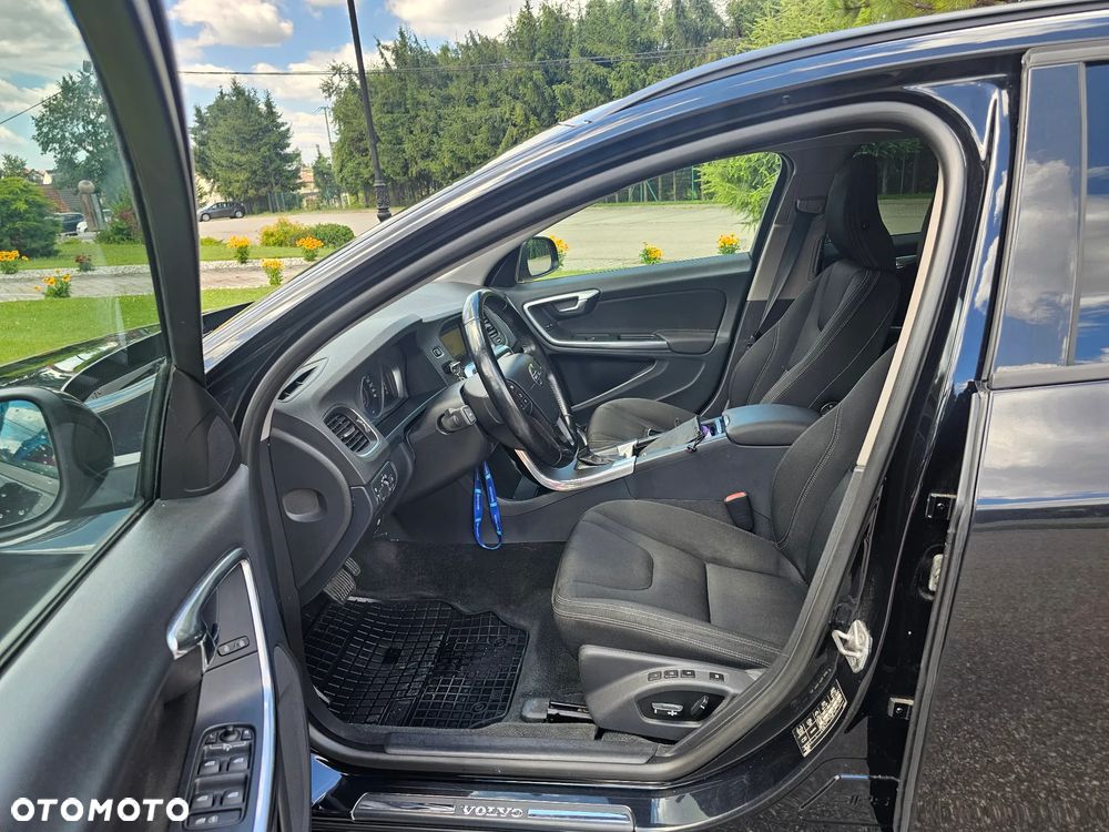 Volvo V60 D4 AWD Geartronic Momentum - 11