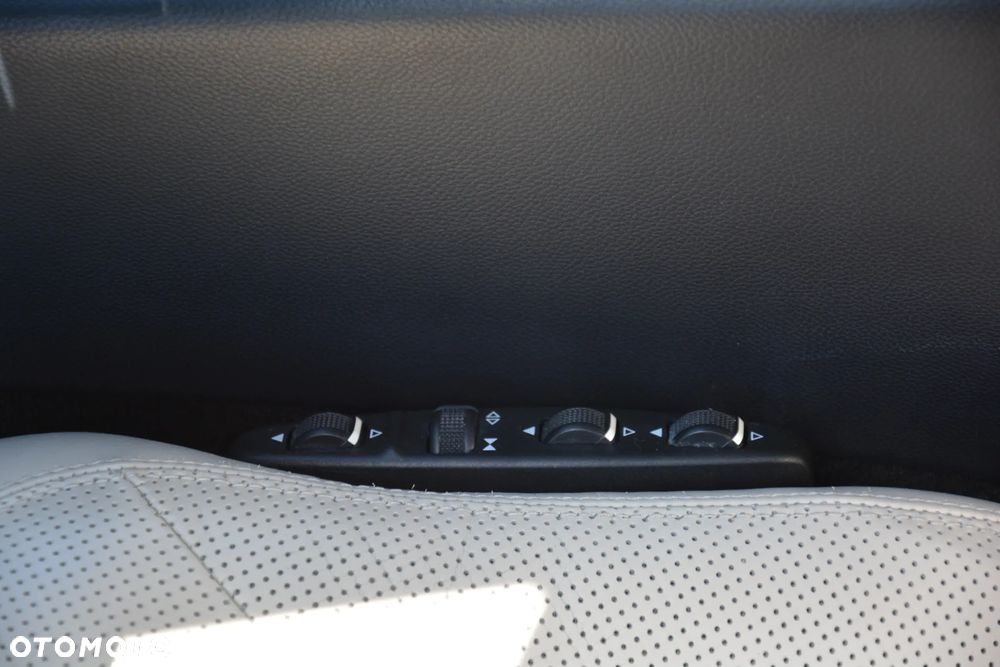 Mercedes-Benz CLS 350 CDI 4-Matic BlueEff - 24