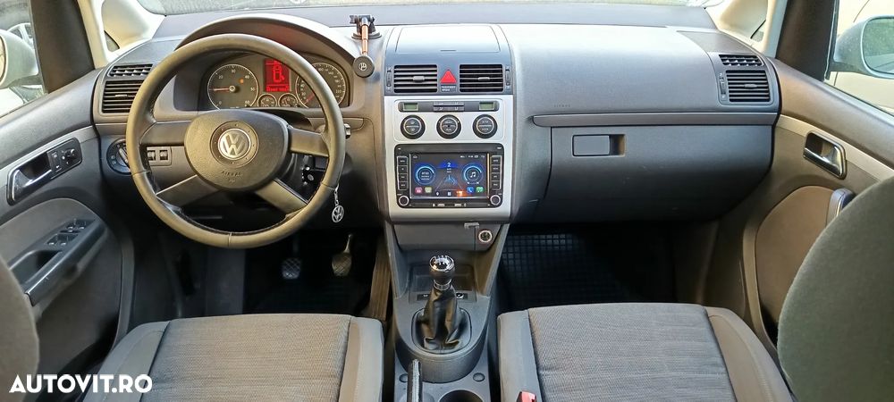 Volkswagen Touran 2.0 TDI DPF Trendline - 8