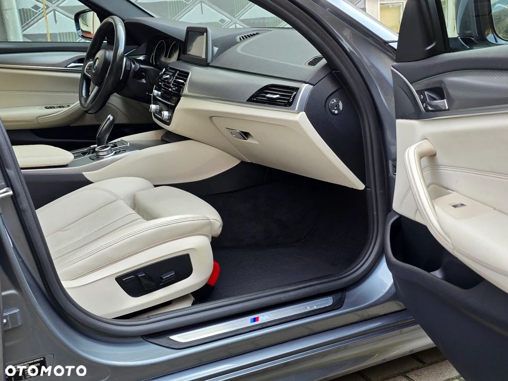 BMW Seria 5 530d M Sport sport - 12
