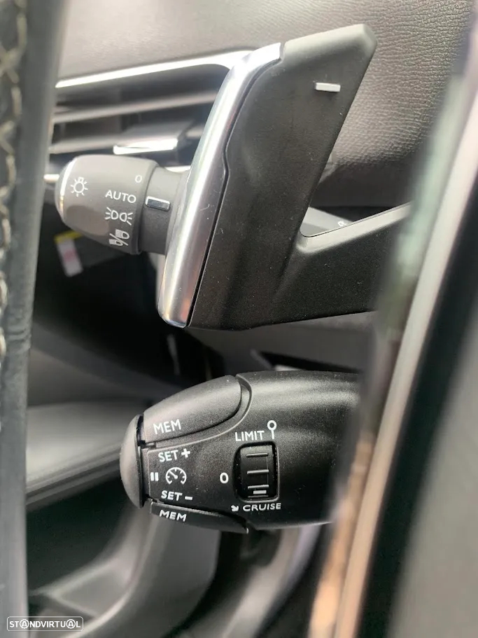 Peugeot 3008 1.2 PureTech Allure EAT8 - 13