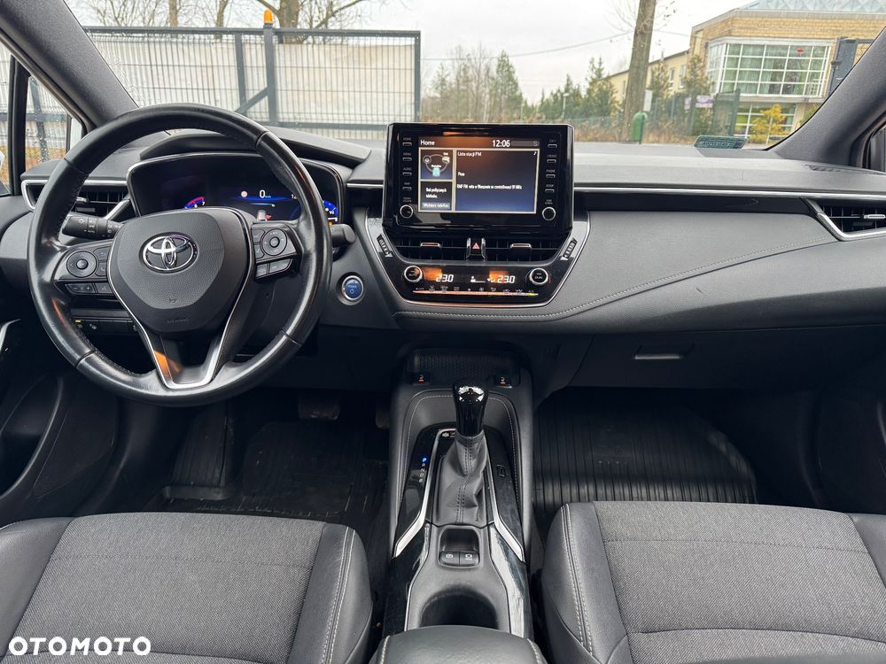 Toyota Corolla 1.8 Hybrid Executive - 11