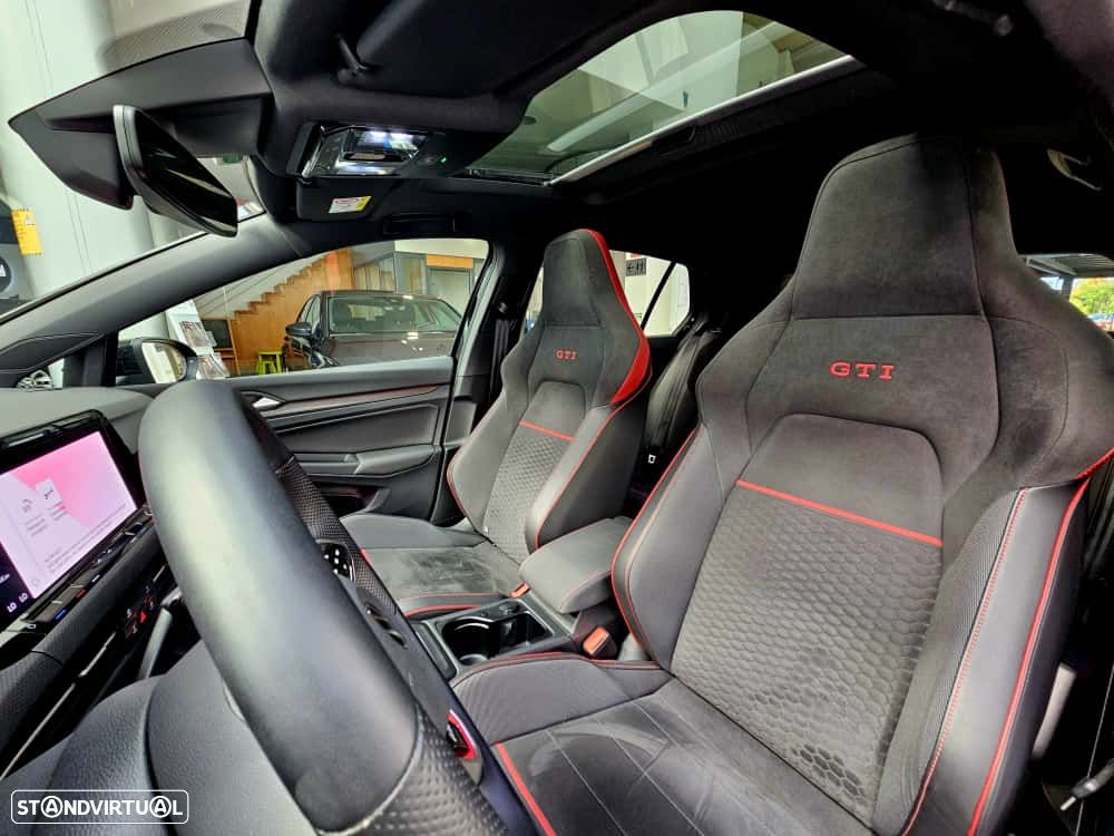 VW Golf 2.0 TSI GTI Clubsport 45 Years DSG - 13