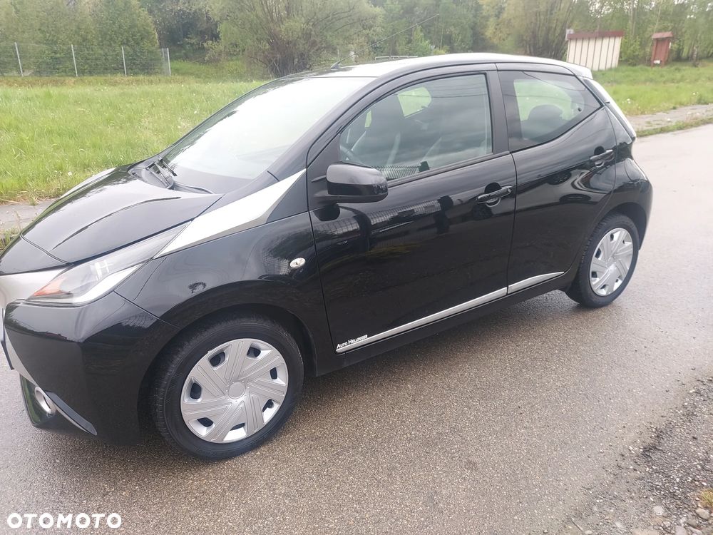 Toyota Aygo x-play Edition-S - 2