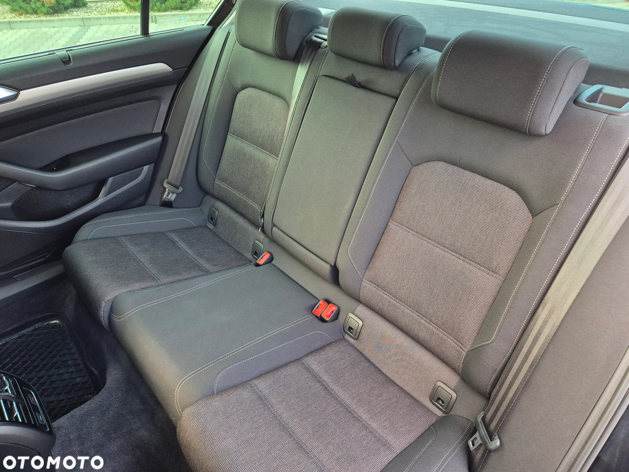 Volkswagen Passat 2.0 TDI BMT Comfortline - 23