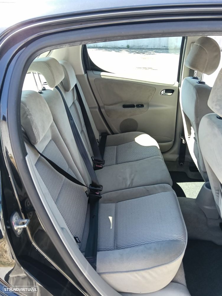 Peugeot 207 1.4 HDi Premium - 7