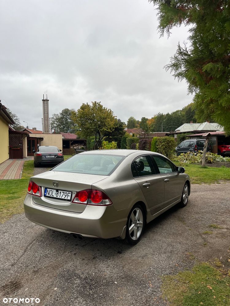 Honda Civic 1.8 Executive - 4