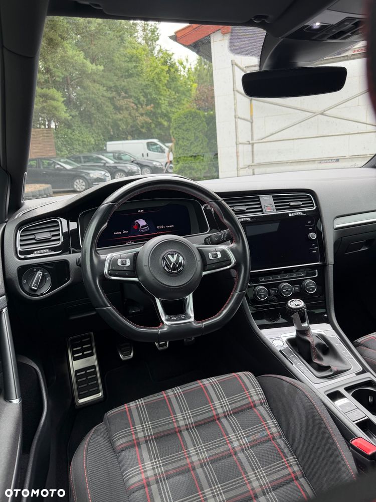 Volkswagen Golf GTI (BlueMotion Technology) - 23