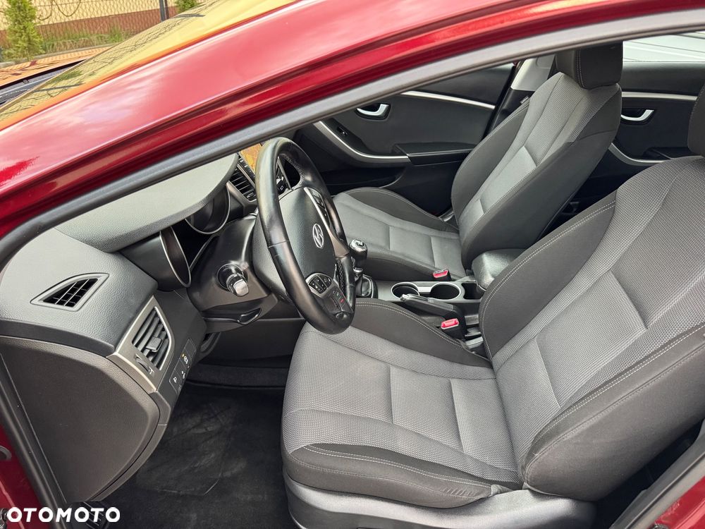 Hyundai i30 blue 1.6 CRDi YES Silver - 31