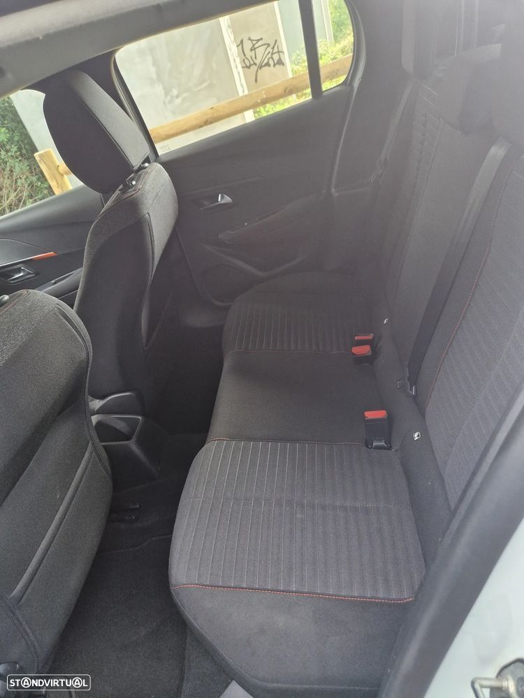 Peugeot 208 - 7