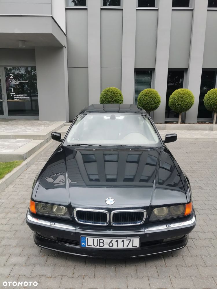 BMW Seria 7 - 12
