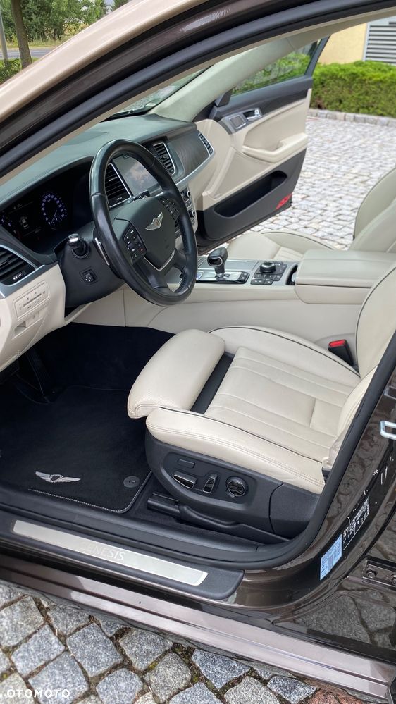 Hyundai Genesis - 35