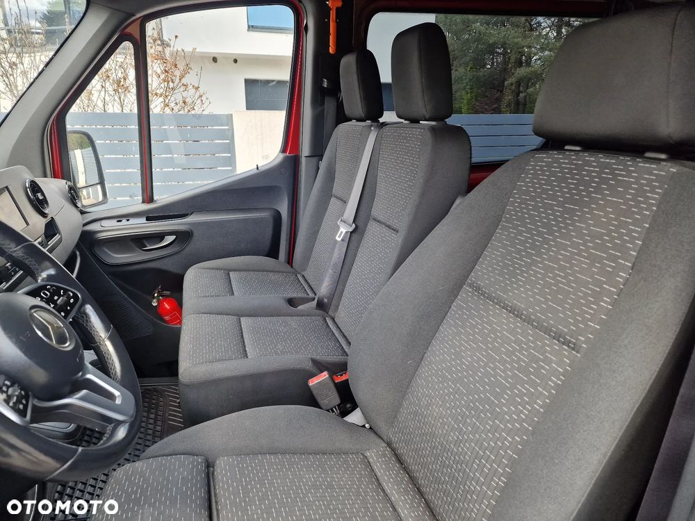 Mercedes-Benz Sprinter - 13