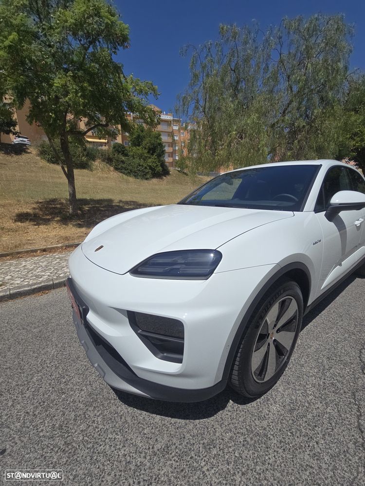 Porsche Macan Electric - 14